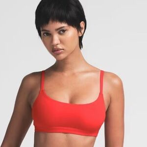 NWT SKIMS Fits Everybody Scoop Bralette ❤️